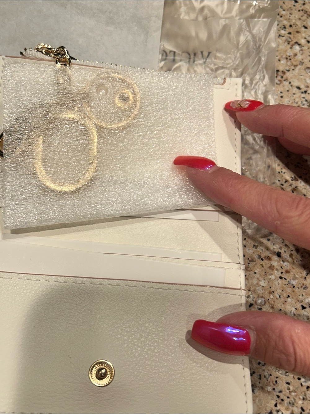 Victoria’s Secret Quilted Cardholder ID Window with Gold Keychain white NWT - Picture 8 of 12